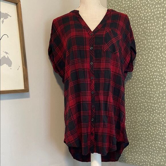 Torrid Red & Black Plaid Button Front Lightweight Short Sleeve Blouse Size 1 - Picture 1 of 8